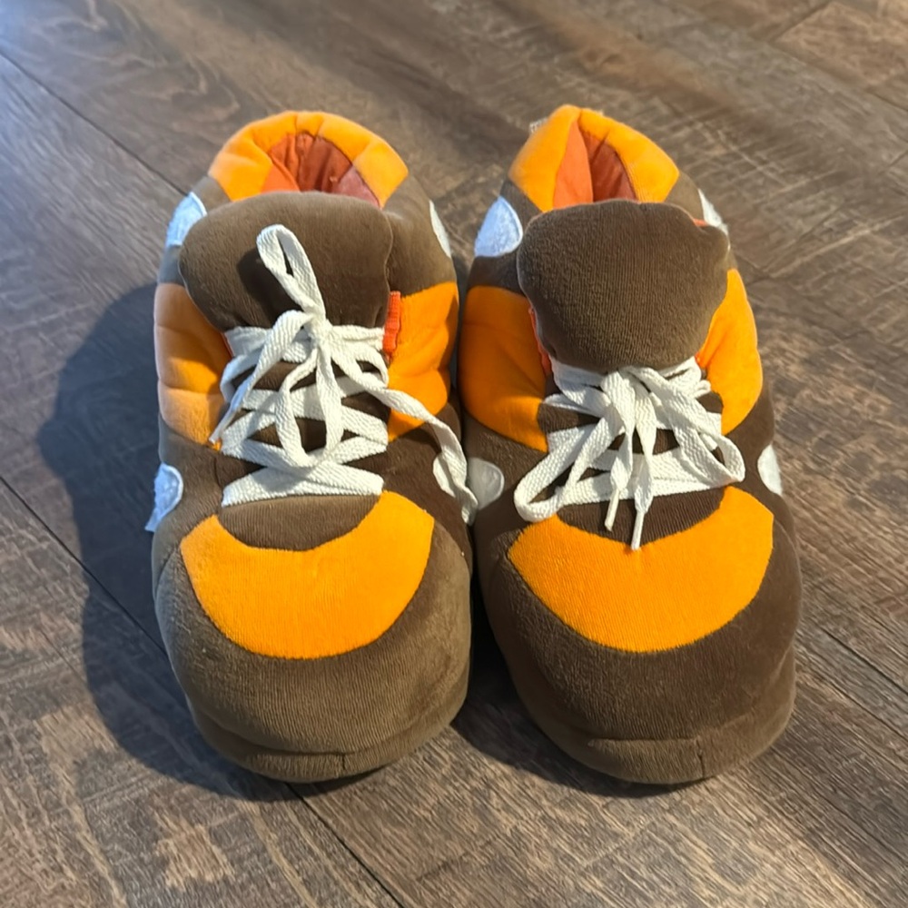 Happy Feet Brown and Orange Size Medium